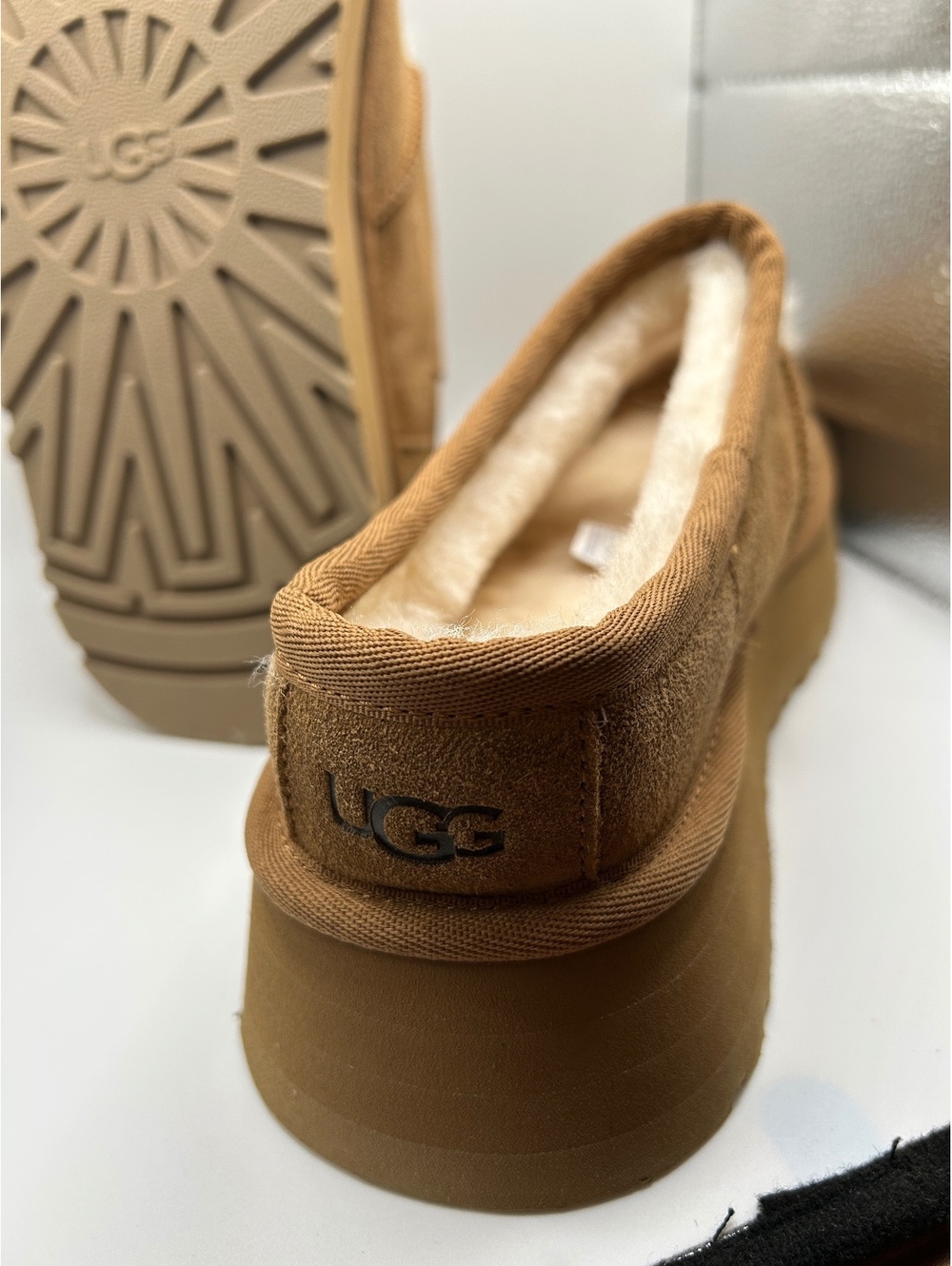 UGGS Ladies Bea Mary Jane Platform Clog, Blends Sherling & Peek-A-Boo Size 9 NIB - Picture 5 of 10